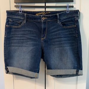 Arizona Bermuda Shorts